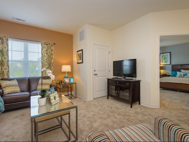 Deluxe 1 & 2 bedroom apartments in Boston- South Shore