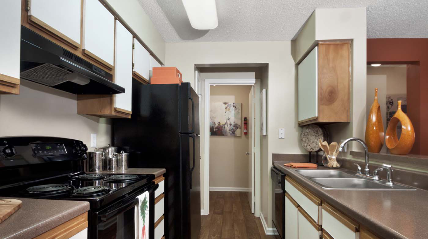 Fully equipped kitchen with plenty of storage
