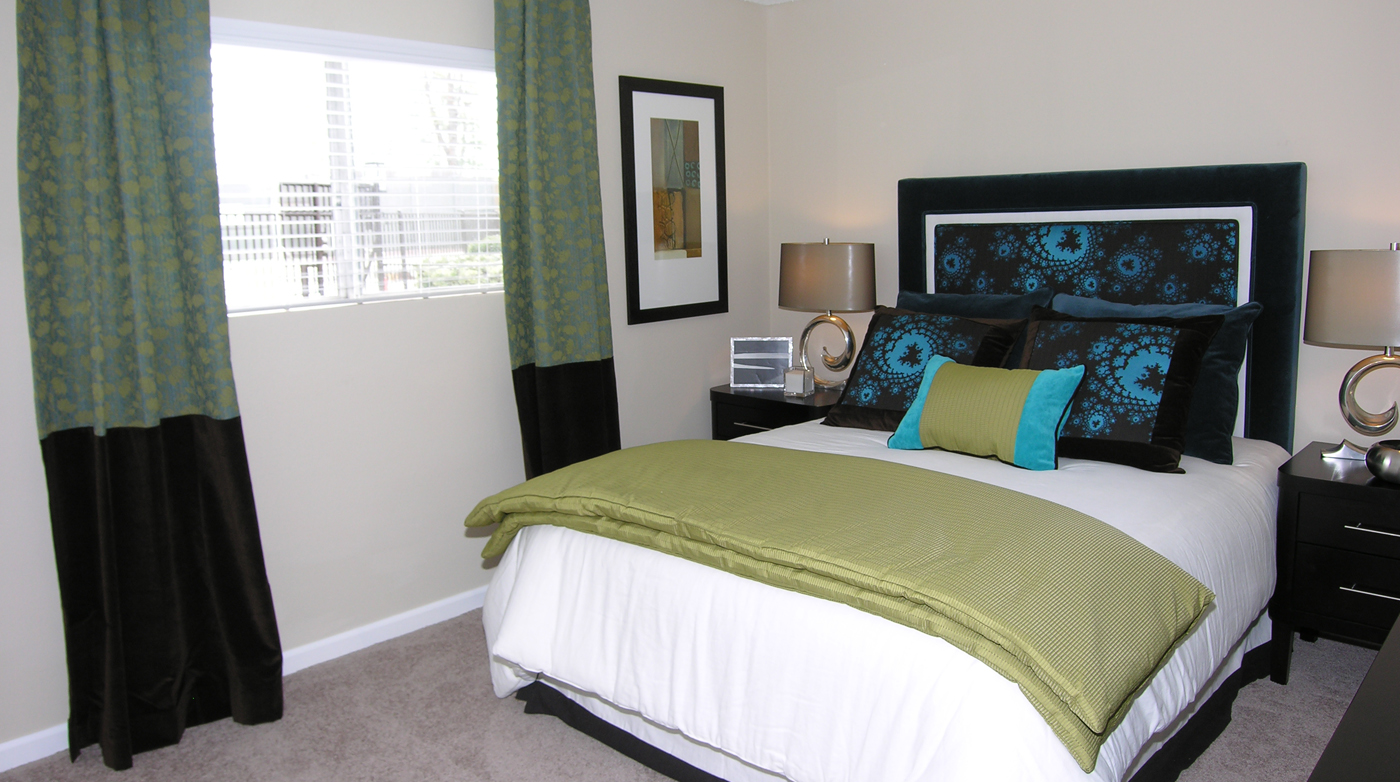 Large Bedrooms with brand new carpet